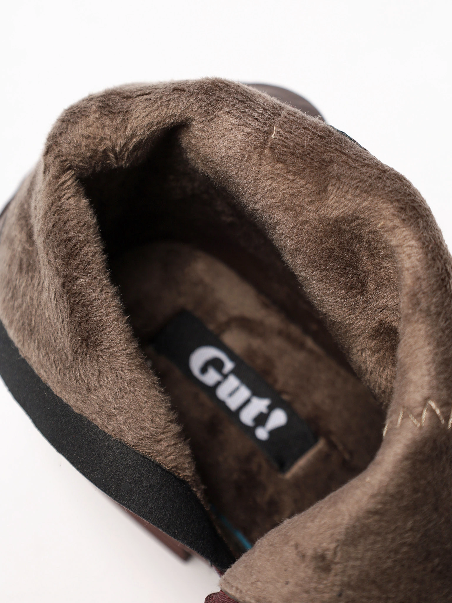 Ботинки бордового цвета на низком широком каблуке